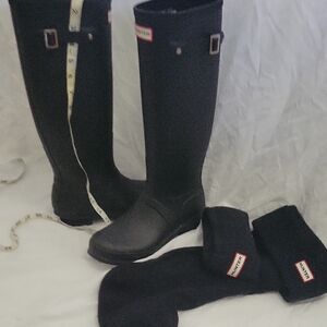 Hunter Women's Black Tall Rain Boots And Hunter Boot Socks